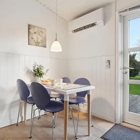 Cozy In With Kitchen דירה *
